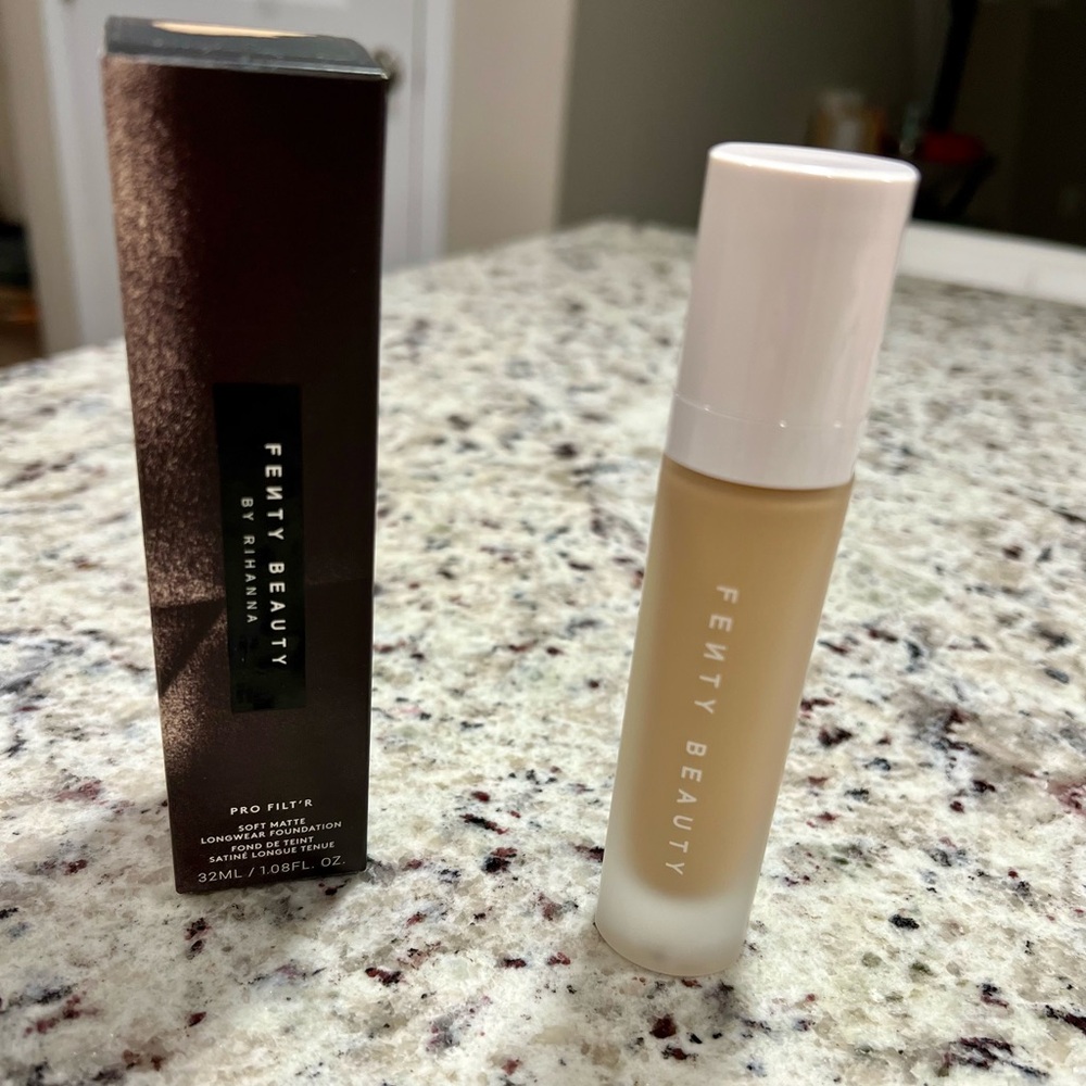 Fenty Beauty Pro Filt’r Soft Matte Liquid Foundation